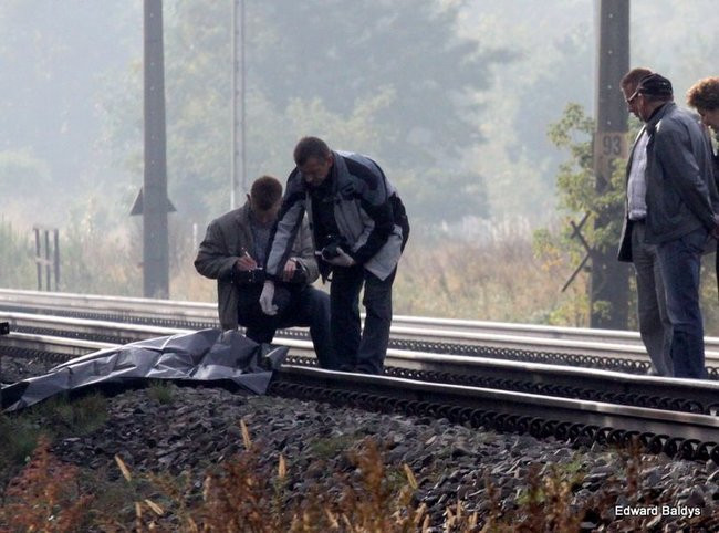Samobójstwo na torach! (zdjęcia)