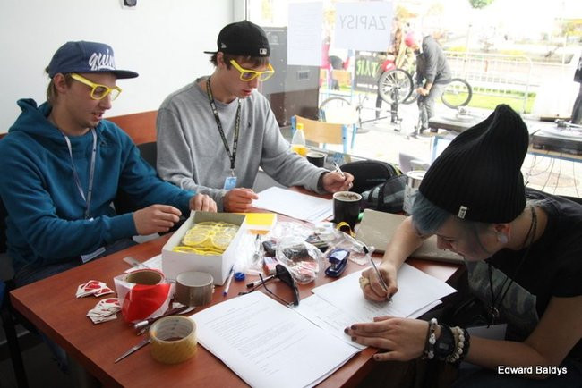 Fruwali na Skateplazie (zdjęcia)