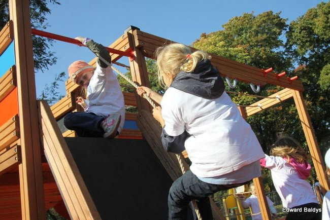 Jest plac zabaw, za rok będą boiska (zdjęcia)