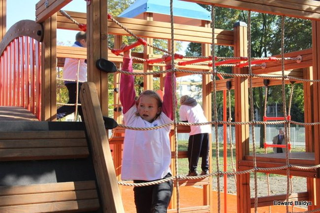 Jest plac zabaw, za rok będą boiska (zdjęcia)