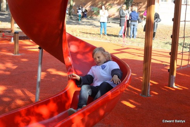 Jest plac zabaw, za rok będą boiska (zdjęcia)