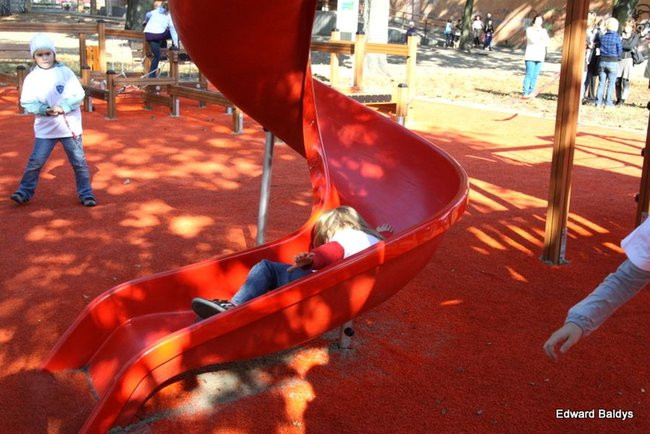 Jest plac zabaw, za rok będą boiska (zdjęcia)