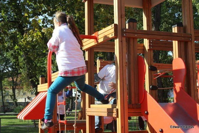 Jest plac zabaw, za rok będą boiska (zdjęcia)