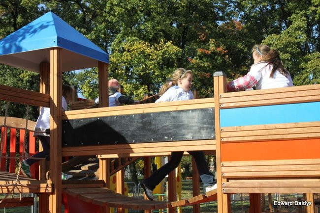 Jest plac zabaw, za rok będą boiska (zdjęcia)