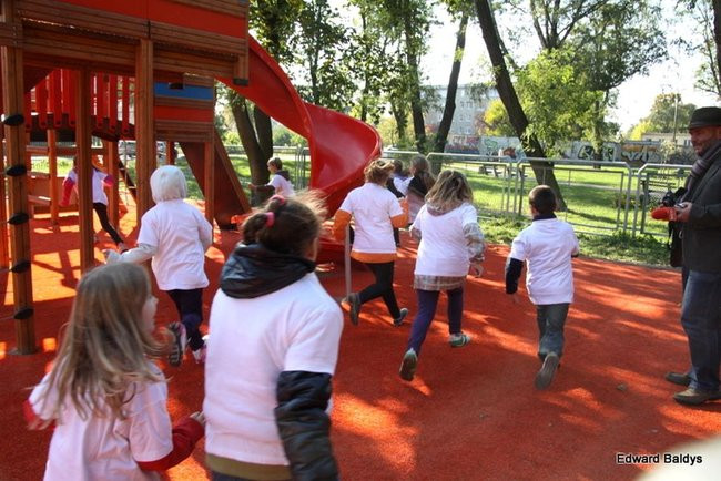 Jest plac zabaw, za rok będą boiska (zdjęcia)