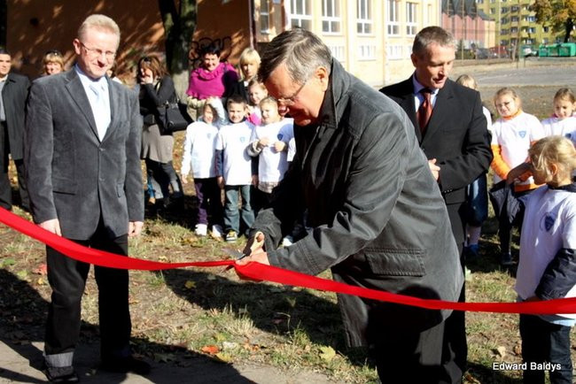 Jest plac zabaw, za rok będą boiska (zdjęcia)