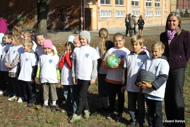 Jest plac zabaw, za rok będą boiska (zdjęcia)