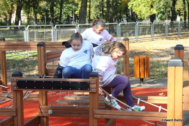 Jest plac zabaw, za rok będą boiska (zdjęcia)