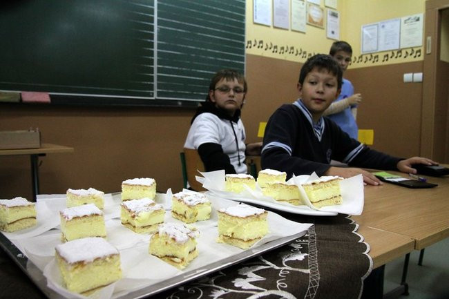 Papieskie kremowki w SP nr 2 (zdjęcia)