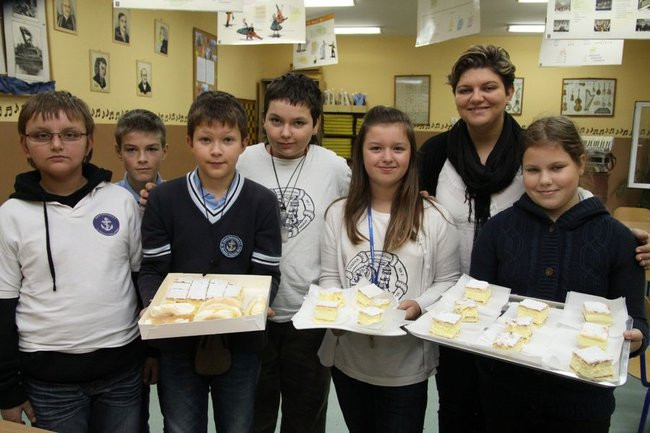 Papieskie kremowki w SP nr 2 (zdjęcia)