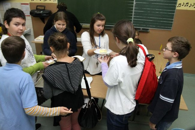 Papieskie kremowki w SP nr 2 (zdjęcia)