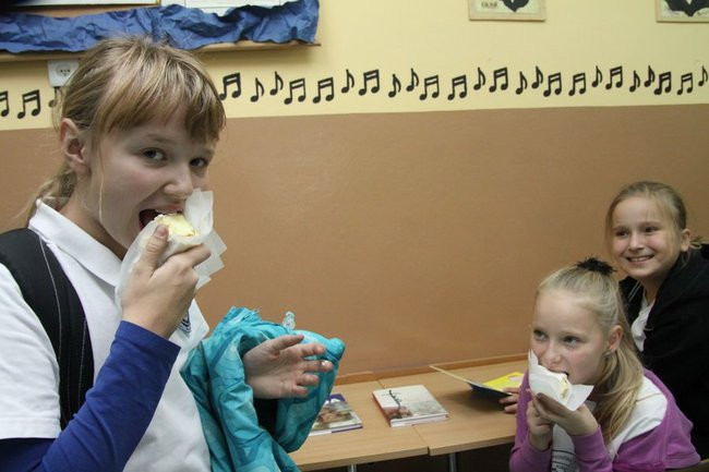 Papieskie kremowki w SP nr 2 (zdjęcia)