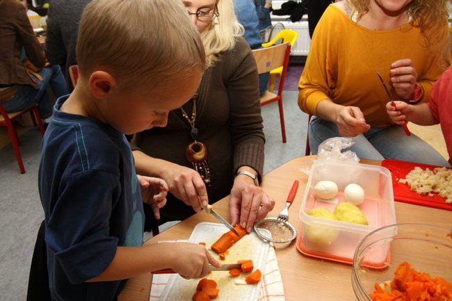 Warsztaty kulinarne dla dzieci i rodziców (zdjęcia)