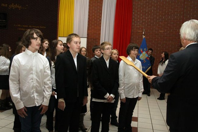 Święto szkoły i pasowanie w Gimnazjum nr 7