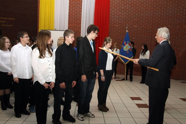 Święto szkoły i pasowanie w Gimnazjum nr 7