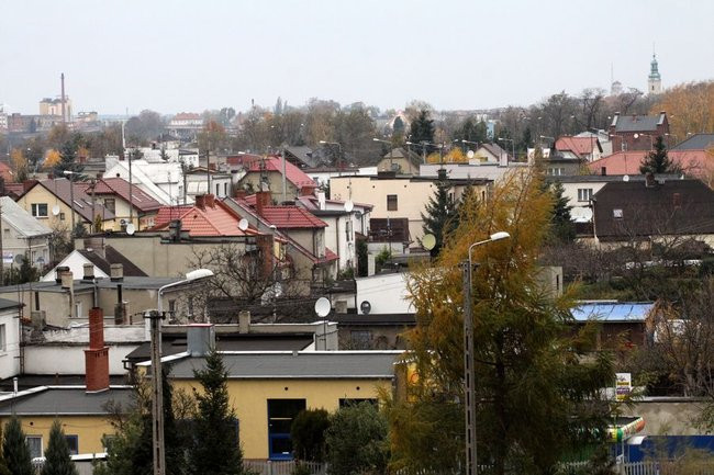 Wieża już stoi, niebawem zabiją dzwony (zdjęcia)
