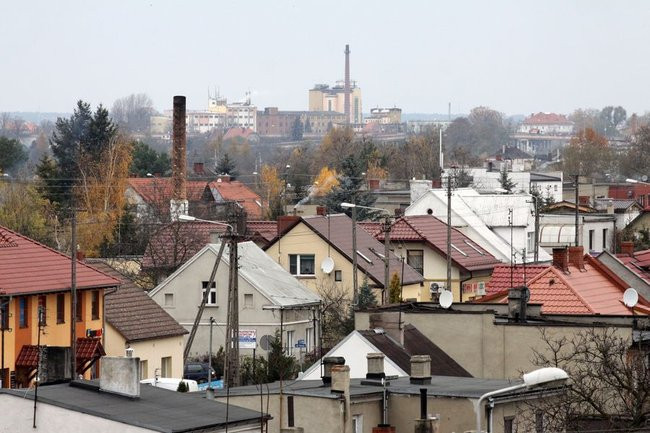 Wieża już stoi, niebawem zabiją dzwony (zdjęcia)