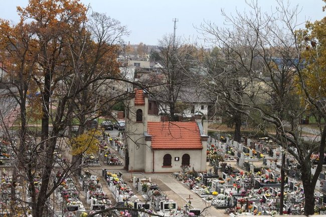 Wieża już stoi, niebawem zabiją dzwony (zdjęcia)