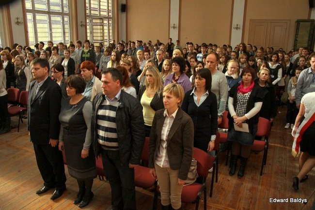 Apel w III LO w Lesznie (zdjęcia)