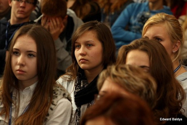 Apel w III LO w Lesznie (zdjęcia)