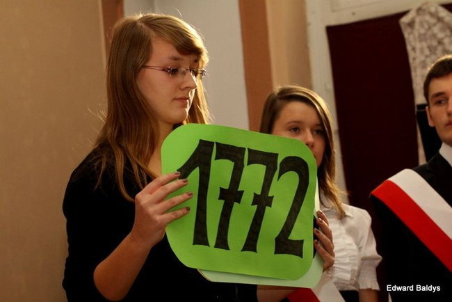Apel w III LO w Lesznie (zdjęcia)