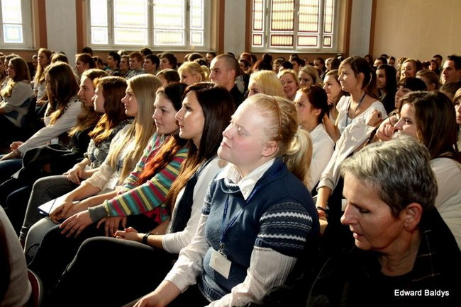 Apel w III LO w Lesznie (zdjęcia)