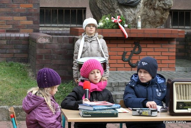 Dwunastka na Święto Niepodległości (zdjęcia)