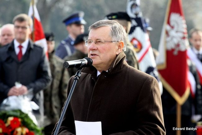 Coraz więcej ludzi chce świętować (zdjęcia)