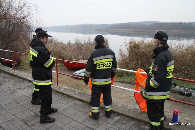 Jedna osoba nie żyje, drugiej szukają (zdjęcia)