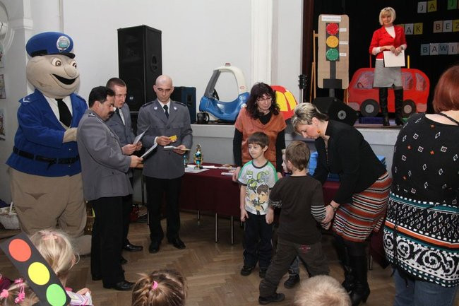 Wiedzą jak bezpiecznie się bawić (zdjęcia)