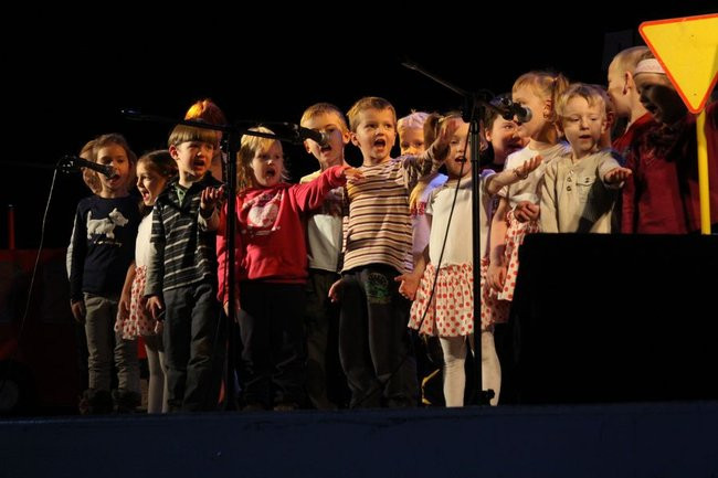 Wiedzą jak bezpiecznie się bawić (zdjęcia)