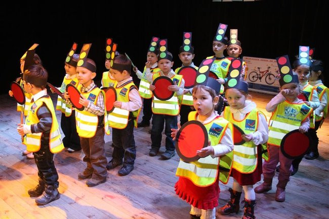 Wiedzą jak bezpiecznie się bawić (zdjęcia)