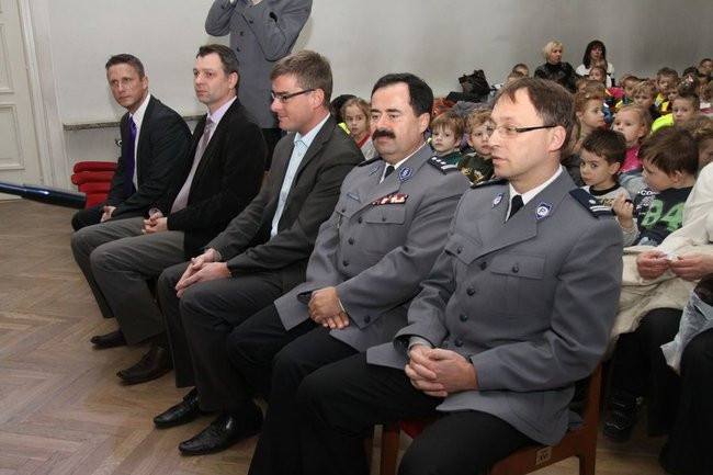 Wiedzą jak bezpiecznie się bawić (zdjęcia)