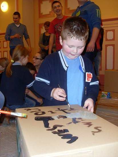 Malowanie paczek w Ekonomiku (zdjęcia)