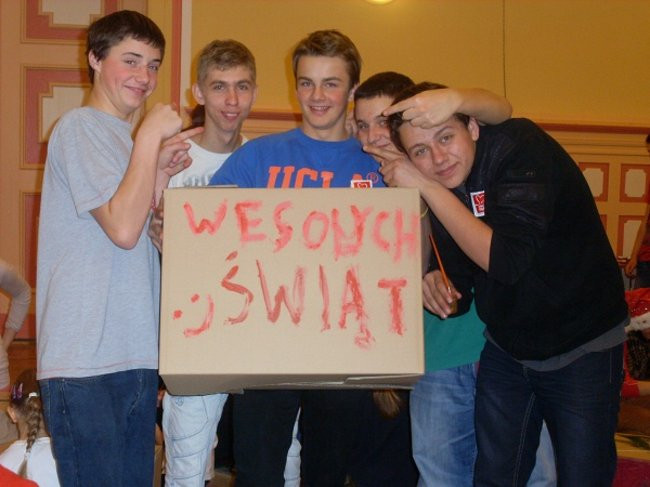 Malowanie paczek w Ekonomiku (zdjęcia)