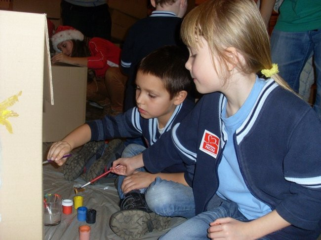 Malowanie paczek w Ekonomiku (zdjęcia)