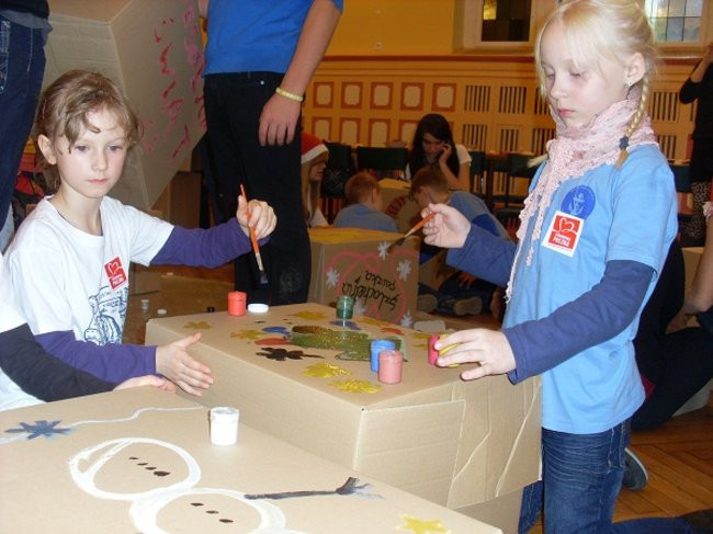 Malowanie paczek w Ekonomiku (zdjęcia)