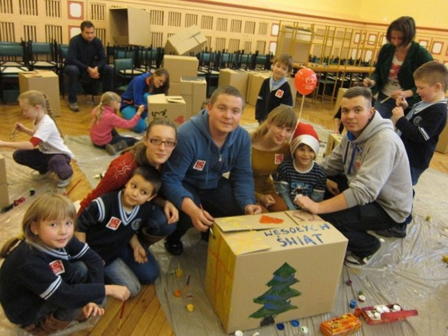 Malowanie paczek w Ekonomiku (zdjęcia)