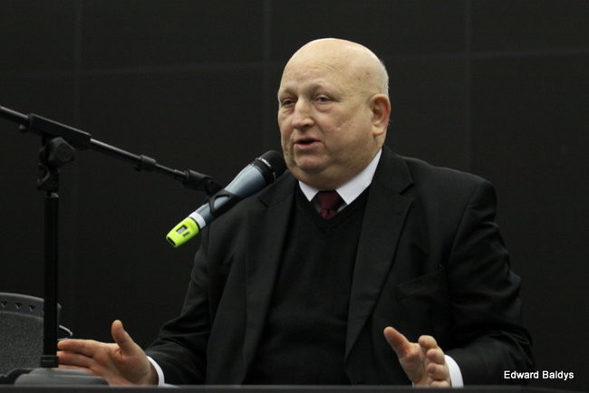 Józef Oleksy zachęca młodych do polityki