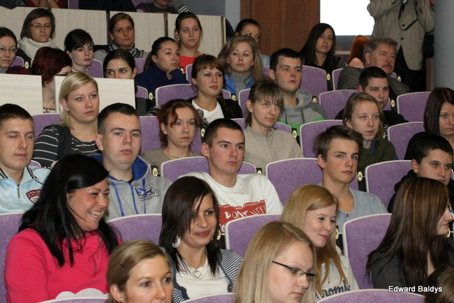 Józef Oleksy zachęca młodych do polityki