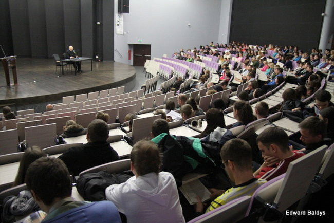 Józef Oleksy zachęca młodych do polityki