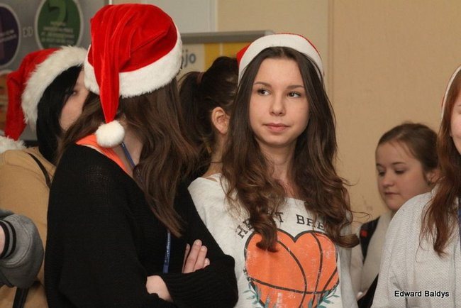 Mikołajki  w III LO  w Lesznie (dużo zdjęć)