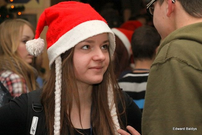 Mikołajki  w III LO  w Lesznie (dużo zdjęć)