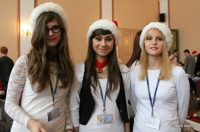 Mikołajki  w III LO  w Lesznie (dużo zdjęć)