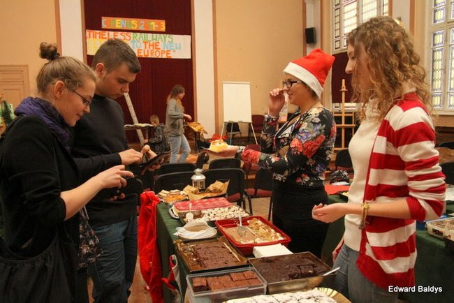 Mikołajki  w III LO  w Lesznie (dużo zdjęć)