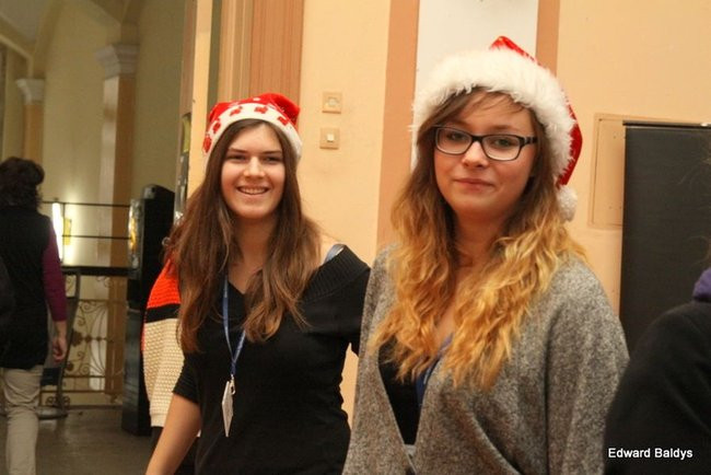 Mikołajki  w III LO  w Lesznie (dużo zdjęć)