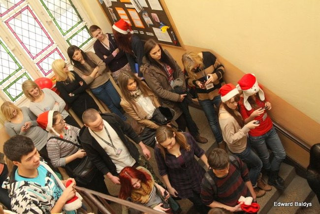 Mikołajki  w III LO  w Lesznie (dużo zdjęć)