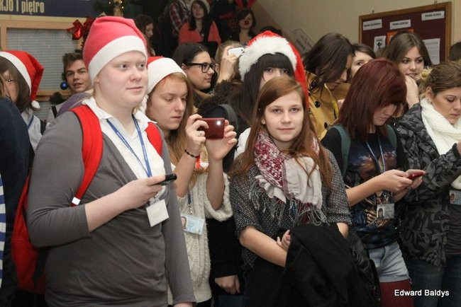 Mikołajki  w III LO  w Lesznie (dużo zdjęć)