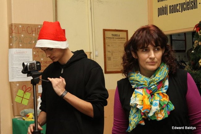 Mikołajki  w III LO  w Lesznie (dużo zdjęć)