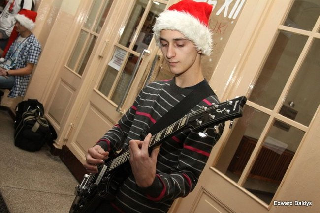 Mikołajki  w III LO  w Lesznie (dużo zdjęć)